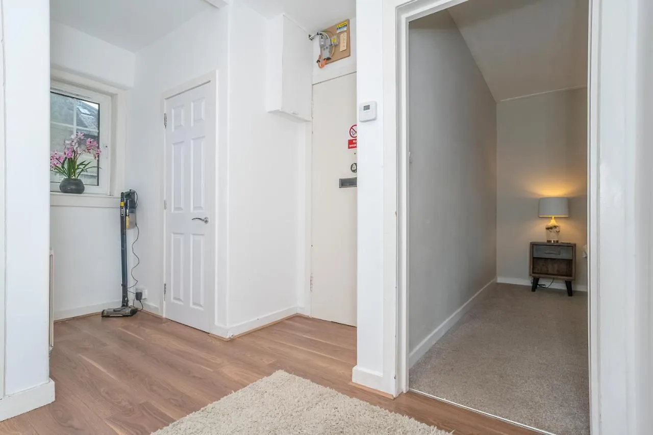 Pass The Keys Cosy And Spacious 2 Beds Flat With - Free Parking Edinburgh 0*,